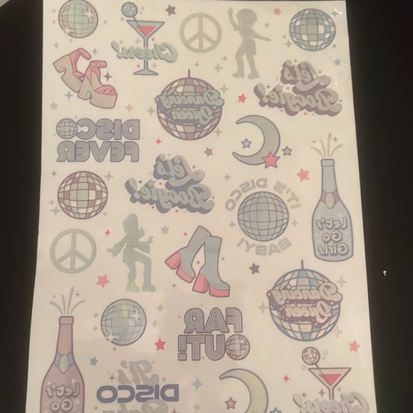 Disco assorted party decorations. - Picture 3 of 10